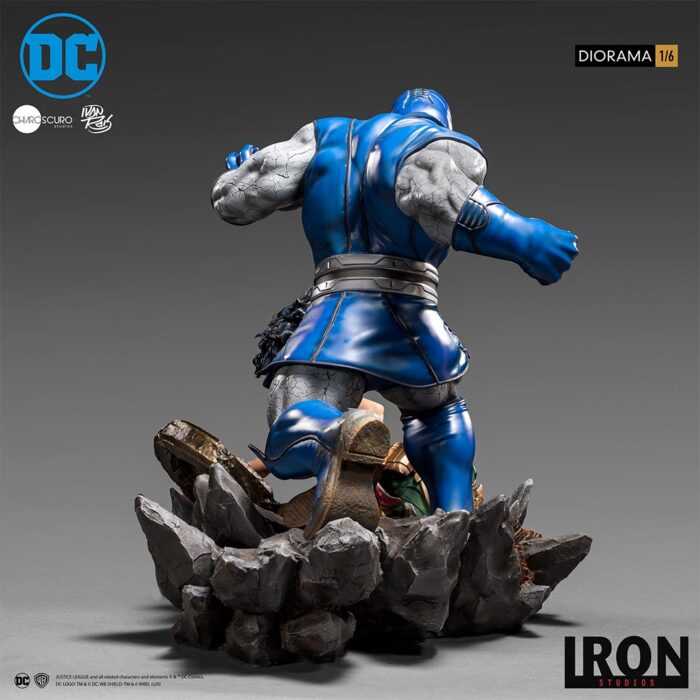 4 3 – Iron Studios Wonder Woman Vs Darkseid 1/6 Scale Statue – Cosmic Comics