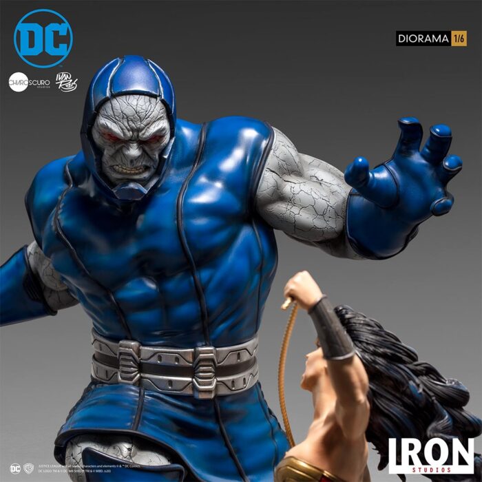 8 3 – Iron Studios Wonder Woman Vs Darkseid 1/6 Scale Statue – Cosmic Comics