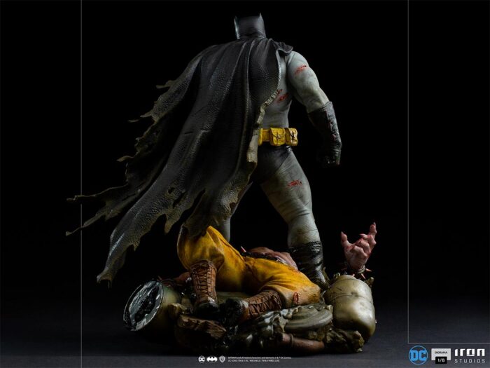 3 1 1 – Iron Studios Batman The Dark Knight Returns 1/6 Scale Diorama – Cosmic Comics